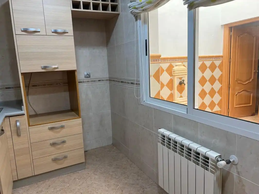 Bany de Casa adosada en venda en Algueña amb Aire condicionat, Calefacció i Terrassa
