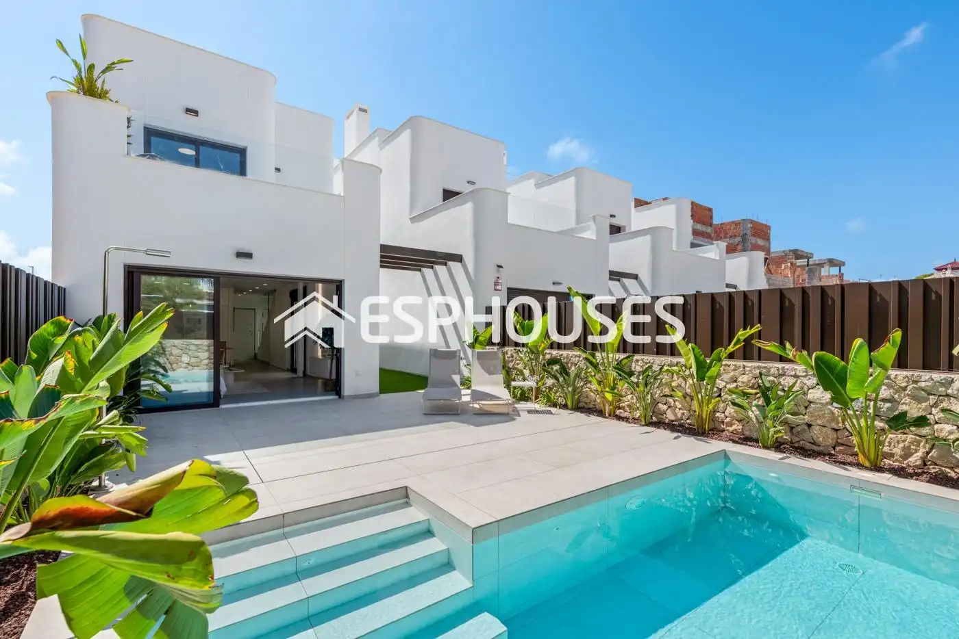 Vista exterior de Casa o chalet en venta en Pilar de la Horadada con Terraza, Piscina y Balcón