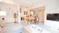 Living room of Flat to rent in  Madrid Capital  with Air Conditioner, Heating and Furnished