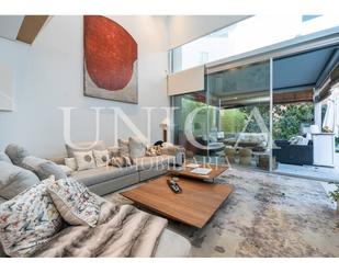 Sala d'estar de Dúplex en venda en  Madrid Capital amb Aire condicionat, Calefacció i Terrassa
