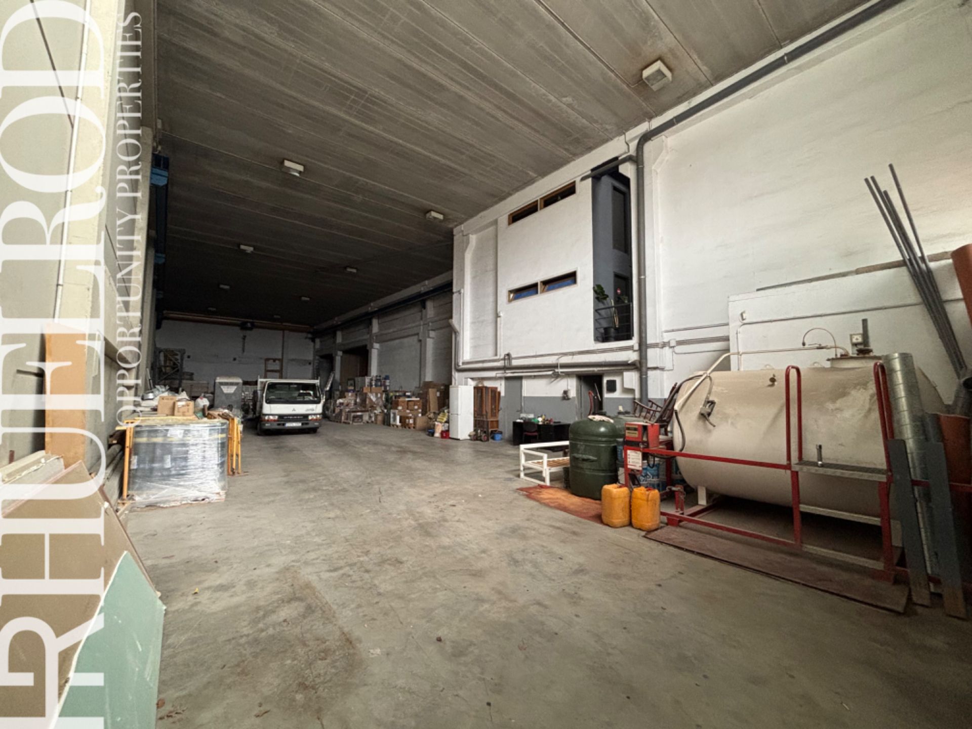 Nave industrial de alquiler en Badalona