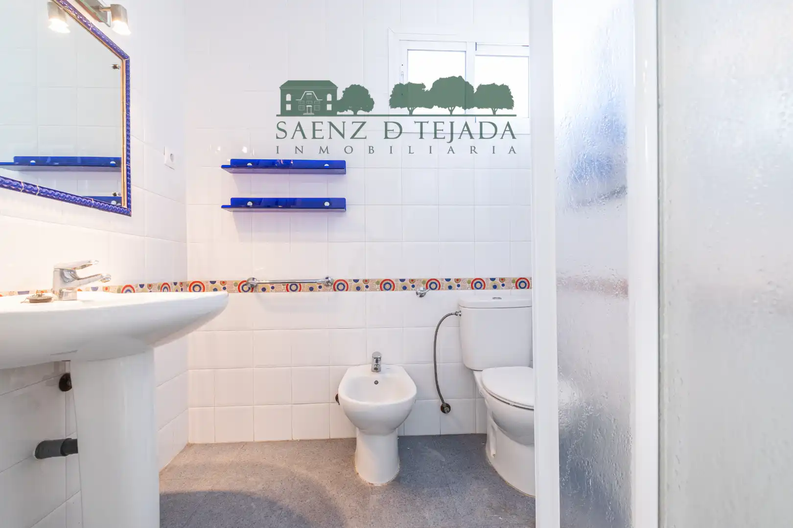 Bathroom of Flat for sale in Sevilla  with Terrace