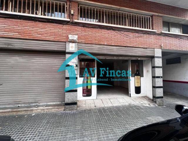 Local comercial en Venta en  ESCULTOR LLIMONA en La Roureda
