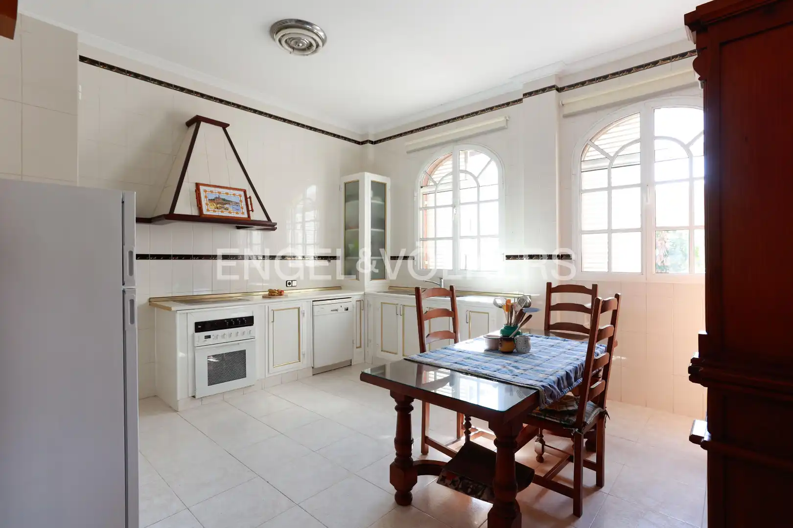 Cocina de Casa o chalet en venta en Los Palacios y Villafranca con Aire acondicionado, Calefacción y Jardín privado