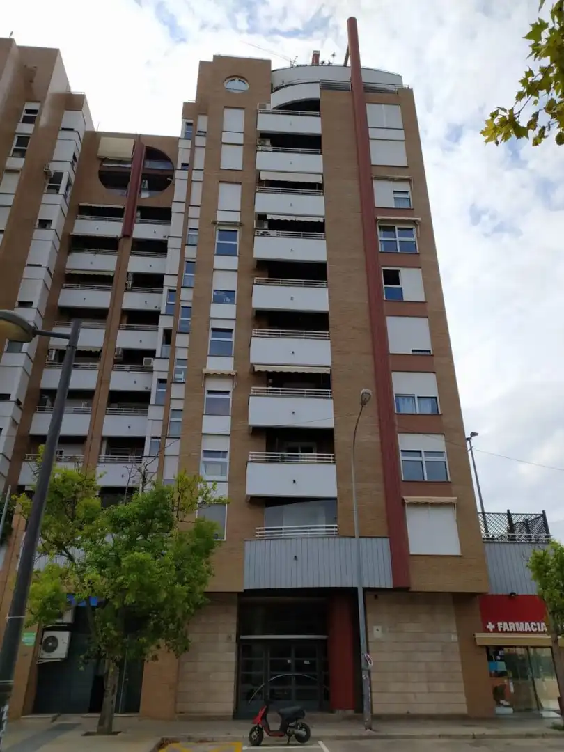 Vista exterior de Piso de alquiler en Valencia con Aire acondicionado, Calefacción y Trastero