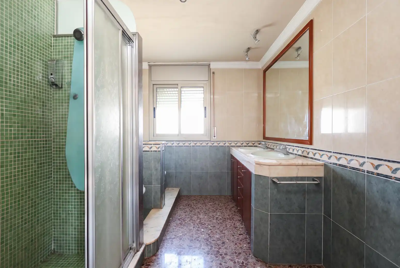 Bathroom of Flat for sale in Gavà  with Terrace