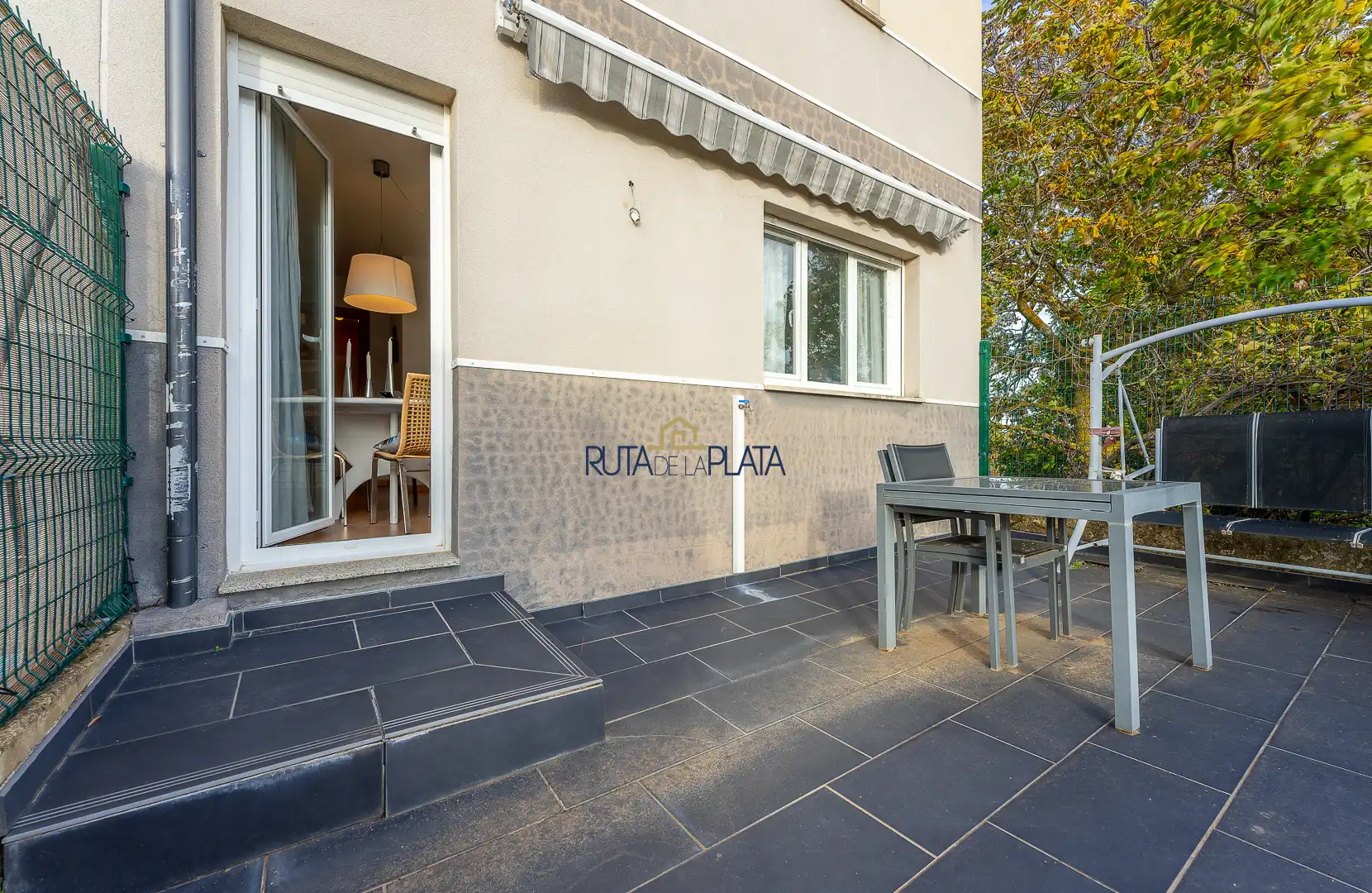 Terraza de Casa adosada en venta en Roales con Calefacción, Jardín privado y Alarma