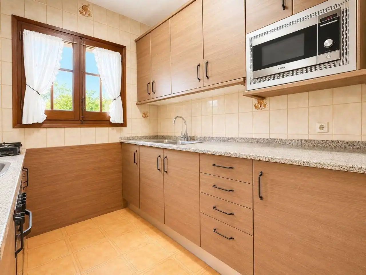 Cocina de Casa o chalet en venta en Riells i Viabrea con Aire acondicionado, Calefacción y Jardín privado