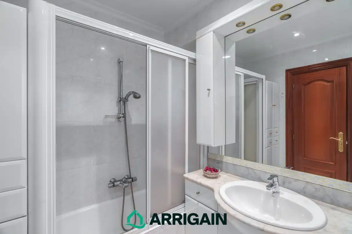 Bathroom of Flat for sale in Andoain  with Air Conditioner, Heating and Terrace