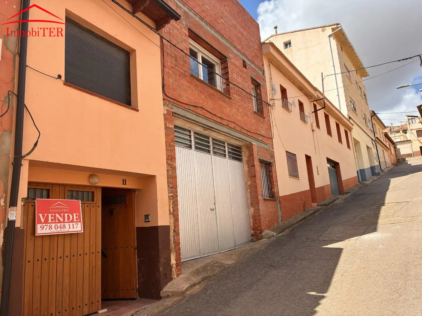 Vista exterior de Casa o chalet en venta en Alfambra con Calefacción, Terraza y Trastero