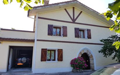 Exterior view of Country house for sale in Castro-Urdiales