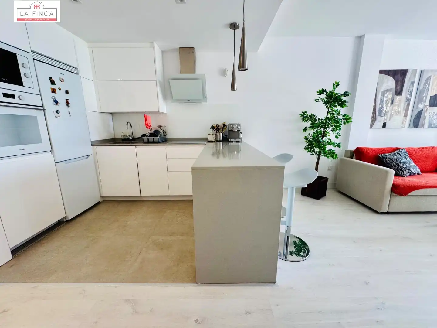 Cuina de Pis en venda en Rincón de la Victoria amb Aire condicionat, Jardí privat i Terrassa
