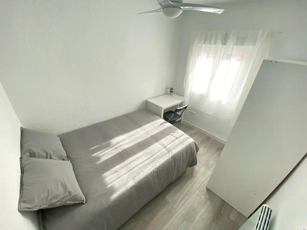 Bedroom of Flat for rent in Madrid  with Heating, Furnished and Oven