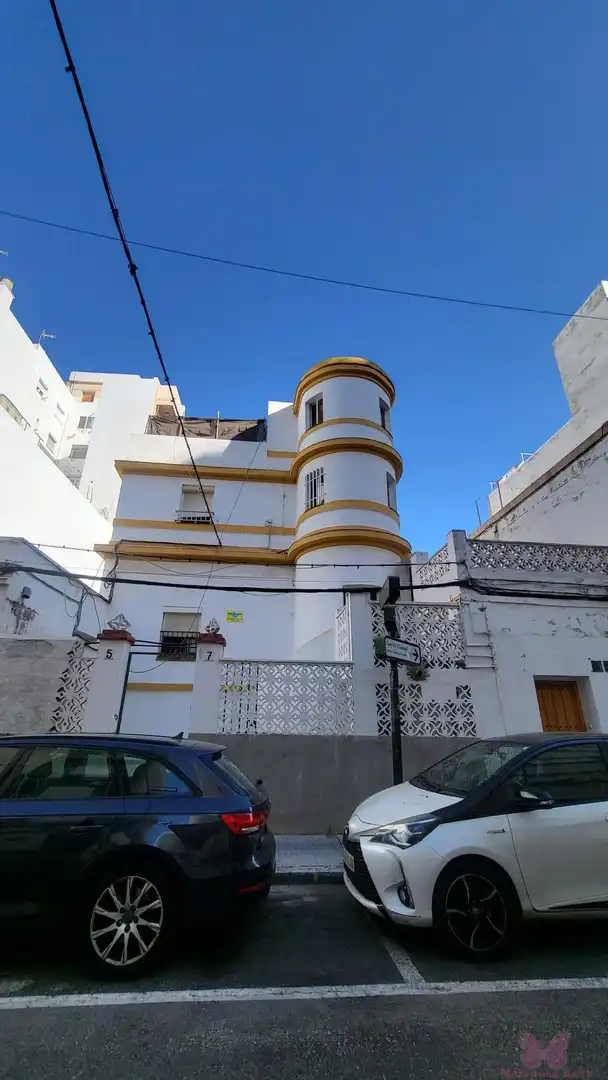 Vista exterior de Edificio en venta en Cádiz