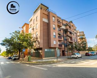 Vista exterior de Pis en venda en  Granada Capital amb Aire condicionat, Terrassa i Balcó