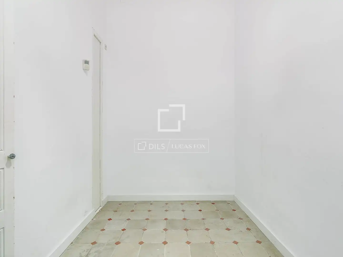 Flat for sale in Barcelona  with Air Conditioner, Terrace and Storage room