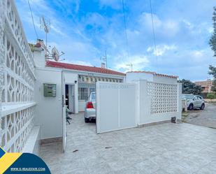 Vista exterior de Casa o xalet en venda en Torrevieja amb Aire condicionat, Calefacció i Terrassa