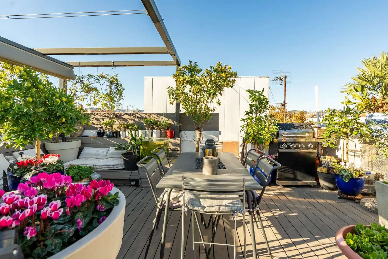 Terrasse von Dachboden zum Verkauf in Barcelona mit Klimaanlage, Heizung und Parkett
