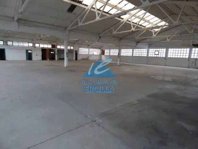 Nave industrial in vendita a Poligono Ugaldeguren III Poligonoa, imagen 2