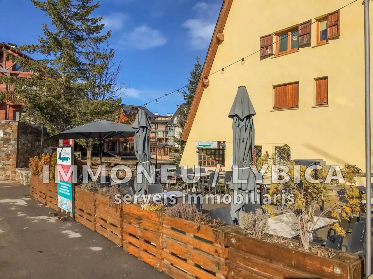 Local en venta en Alp