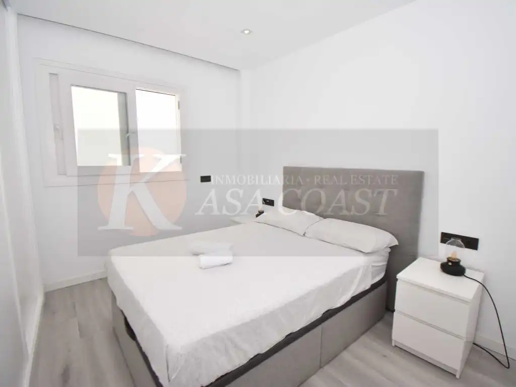 Habitación de Piso en venta en Fuengirola con Aire acondicionado, Terraza y Balcón