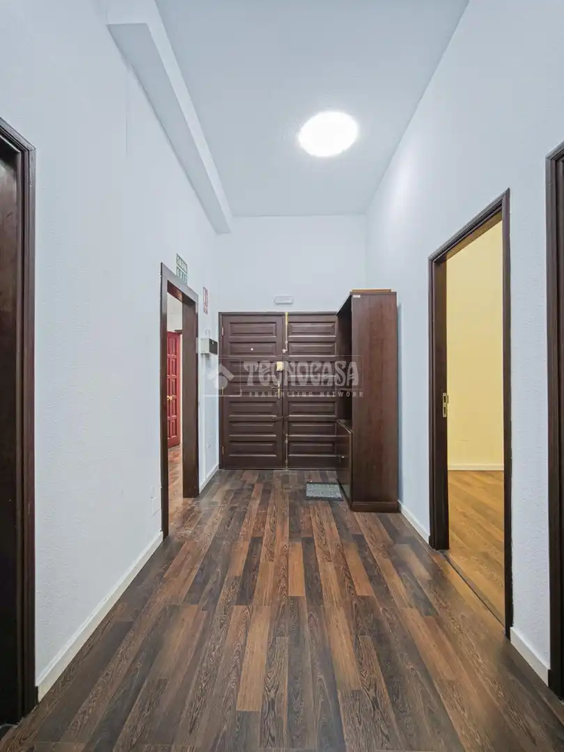 Commercial properties for sale in Arona  with Furnished