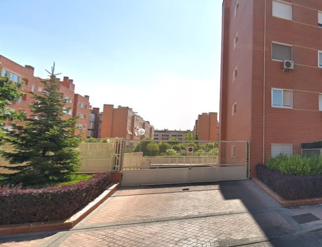 Vista exterior de Garatge en venda en Parla