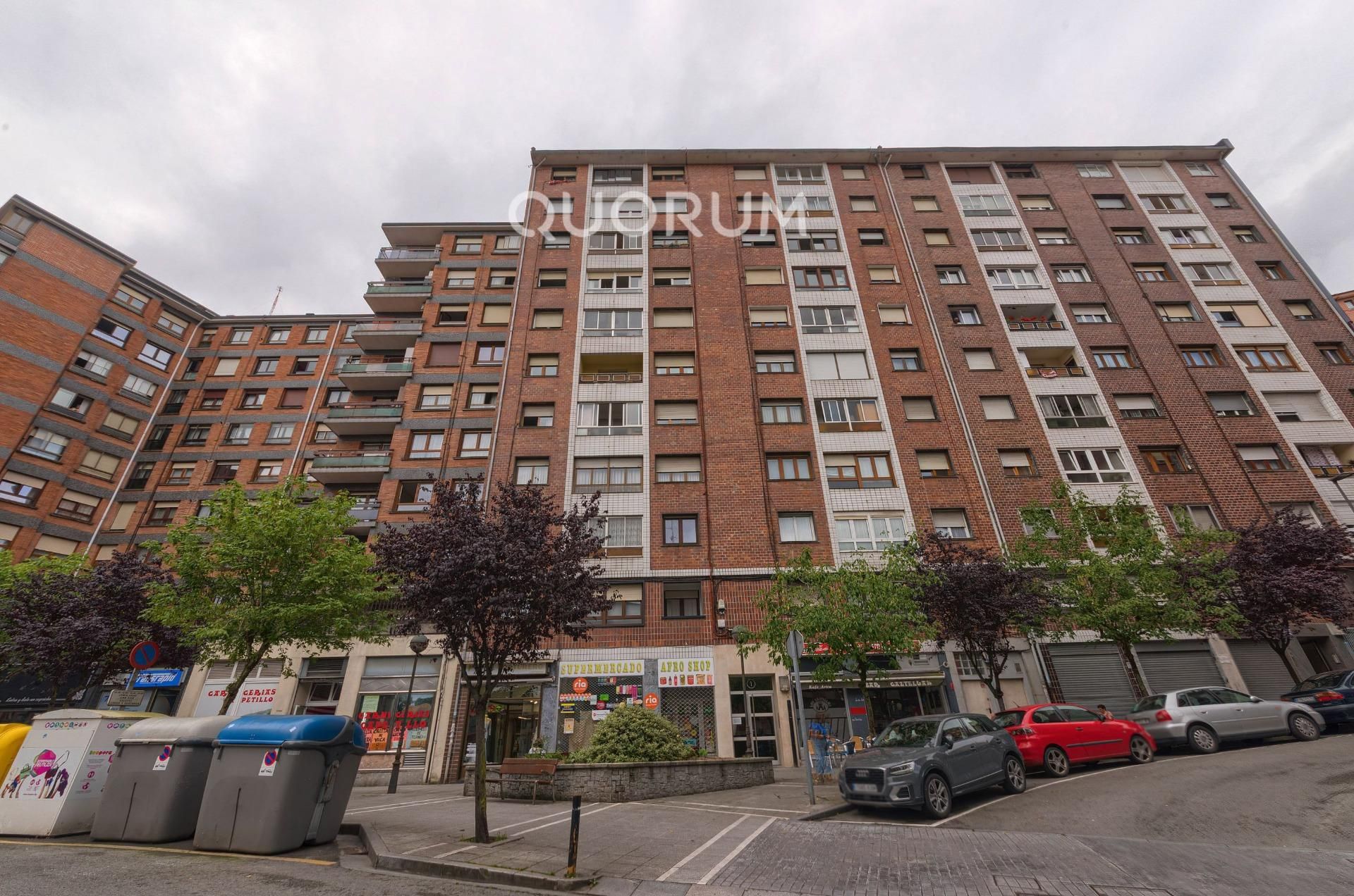 Außenansicht von Wohnung zum verkauf in Basauri  mit Terrasse
