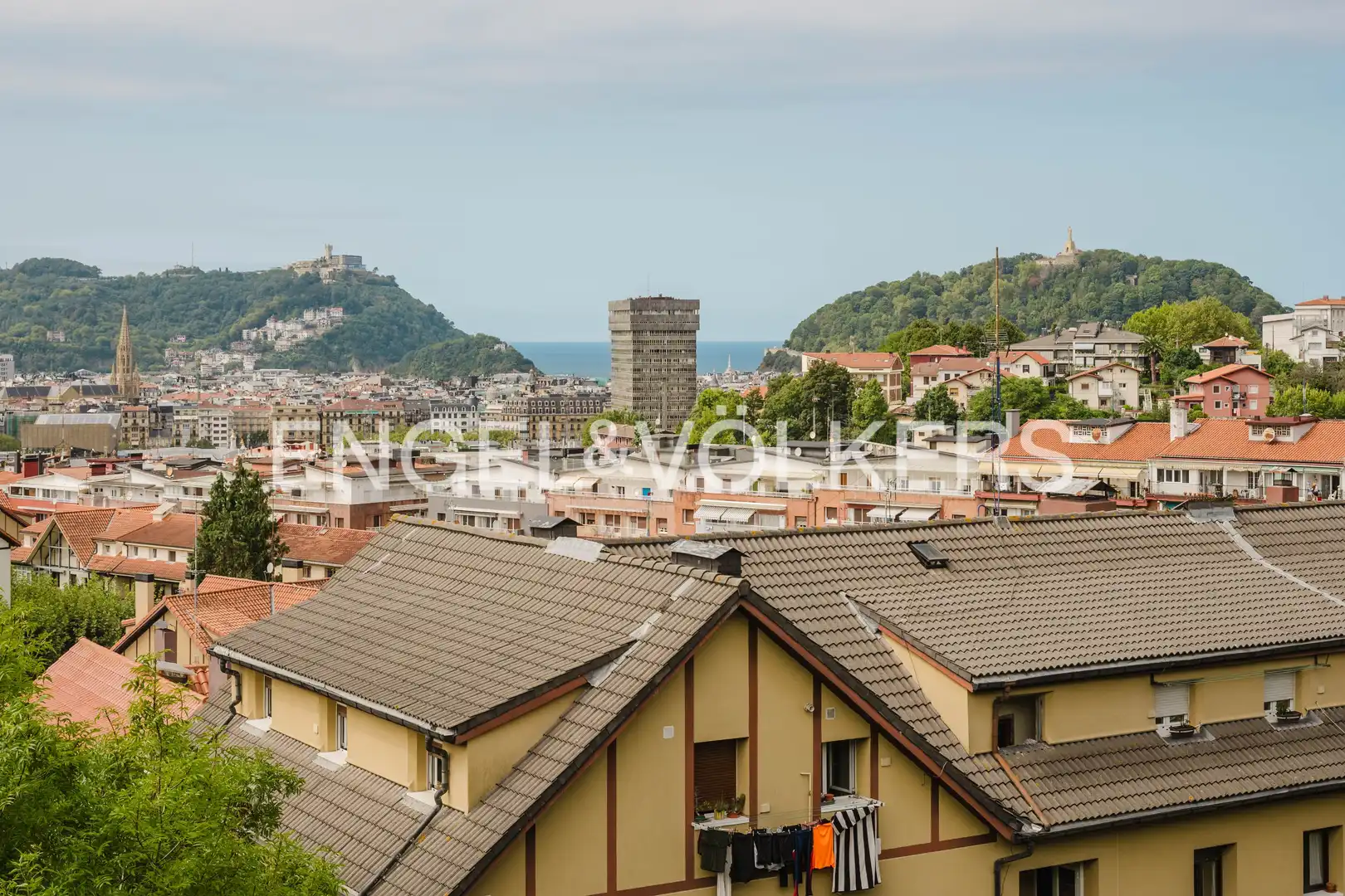 Vista exterior de Casa adosada en venda en Donostia - San Sebastián  amb Calefacció, Jardí privat i Balcó