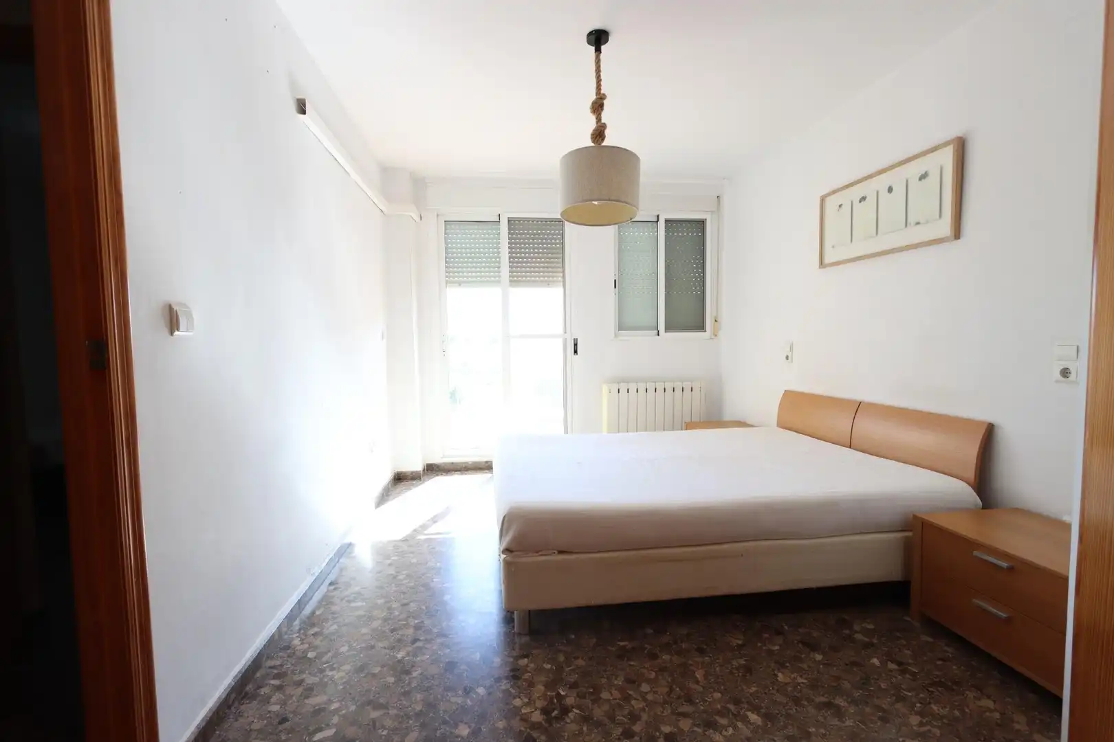 Habitación de Ático en venta en La Pobla de Vallbona con Calefacción, Terraza y Trastero