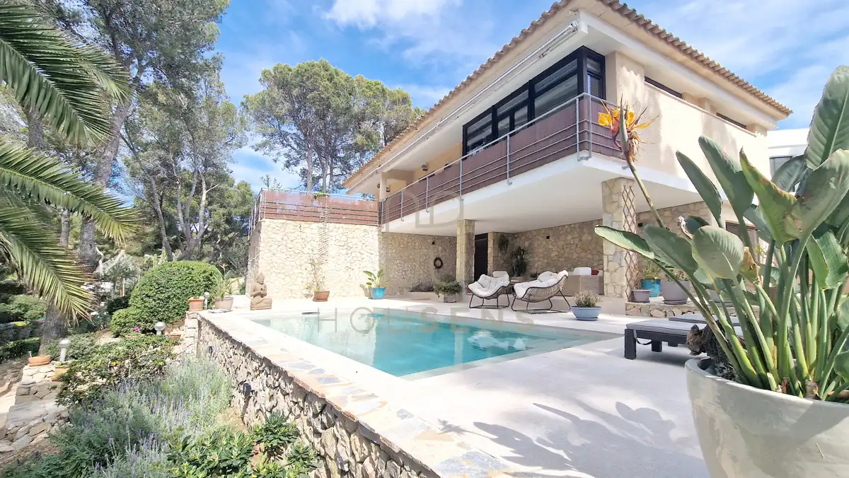 Swimming pool of Houses for sale in Calvià  with Air Conditioner, Heating and Private garden
