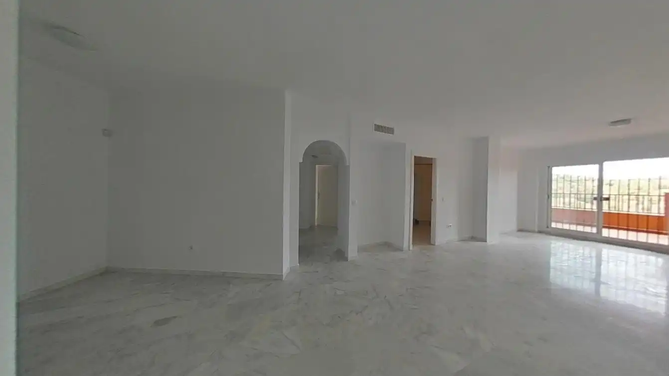 Flat for sale in Marbella  with Storage room and Swimming Pool
