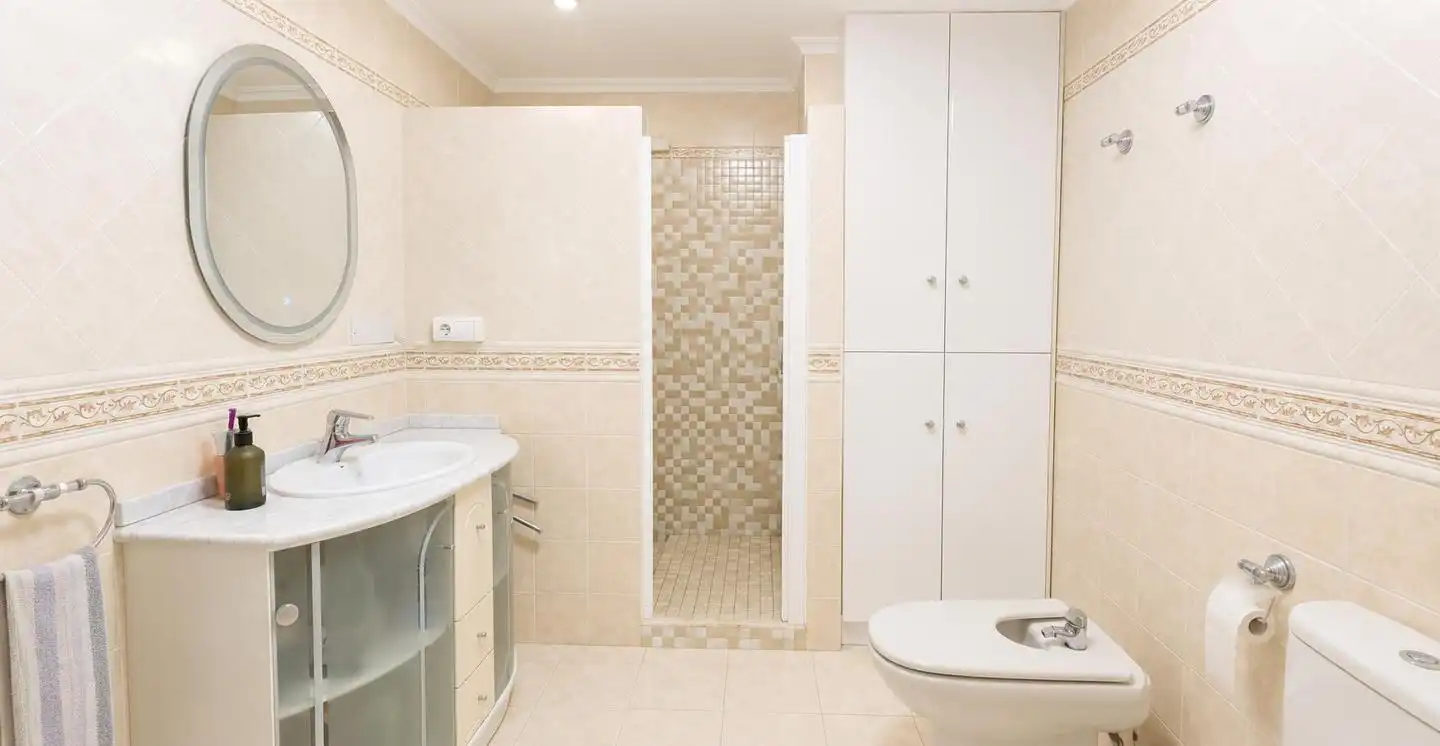 Baño de Casa o chalet en venta en Elche / Elx con Trastero, Balcón y Piscina comunitaria