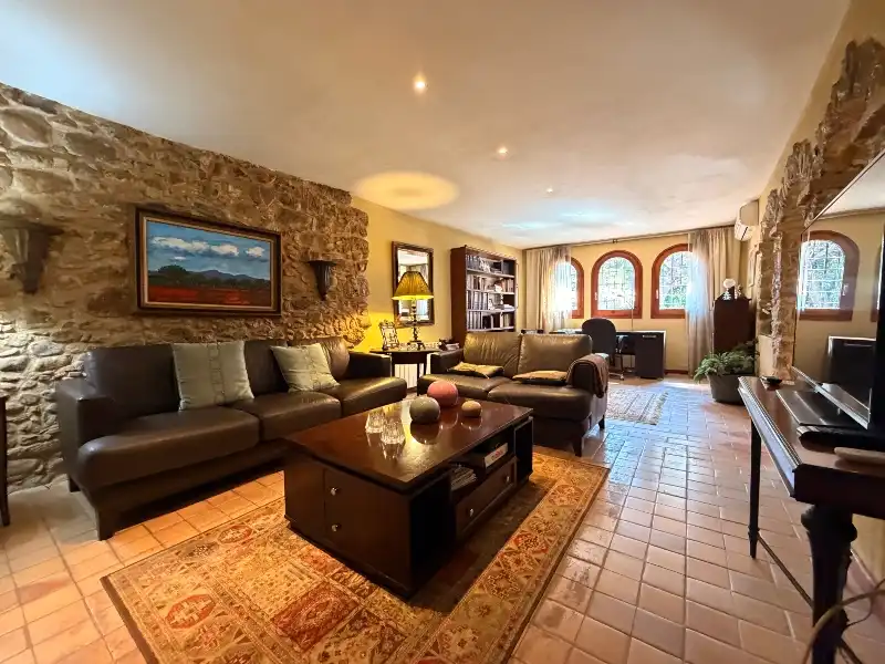 Sala d'estar de Casa o xalet en venda en Corçà amb Aire condicionat, Calefacció i Jardí privat