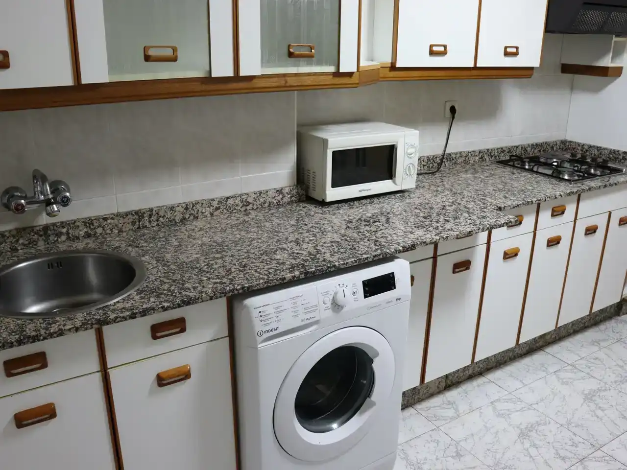 Cuina de Pis en venda en León Capital  amb Traster, Moblat i Balcó