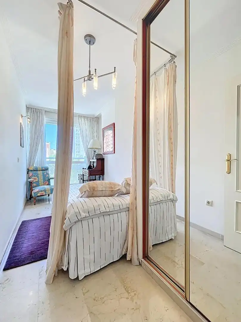 Habitación de Piso en venta en Benidorm con Aire acondicionado, Calefacción y Jardín privado