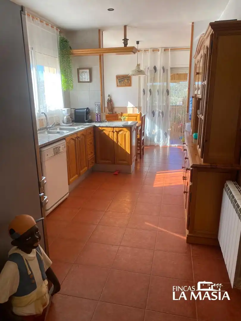 Cuina de Casa o xalet en venda en Canyelles amb Aire condicionat, Calefacció i Jardí privat