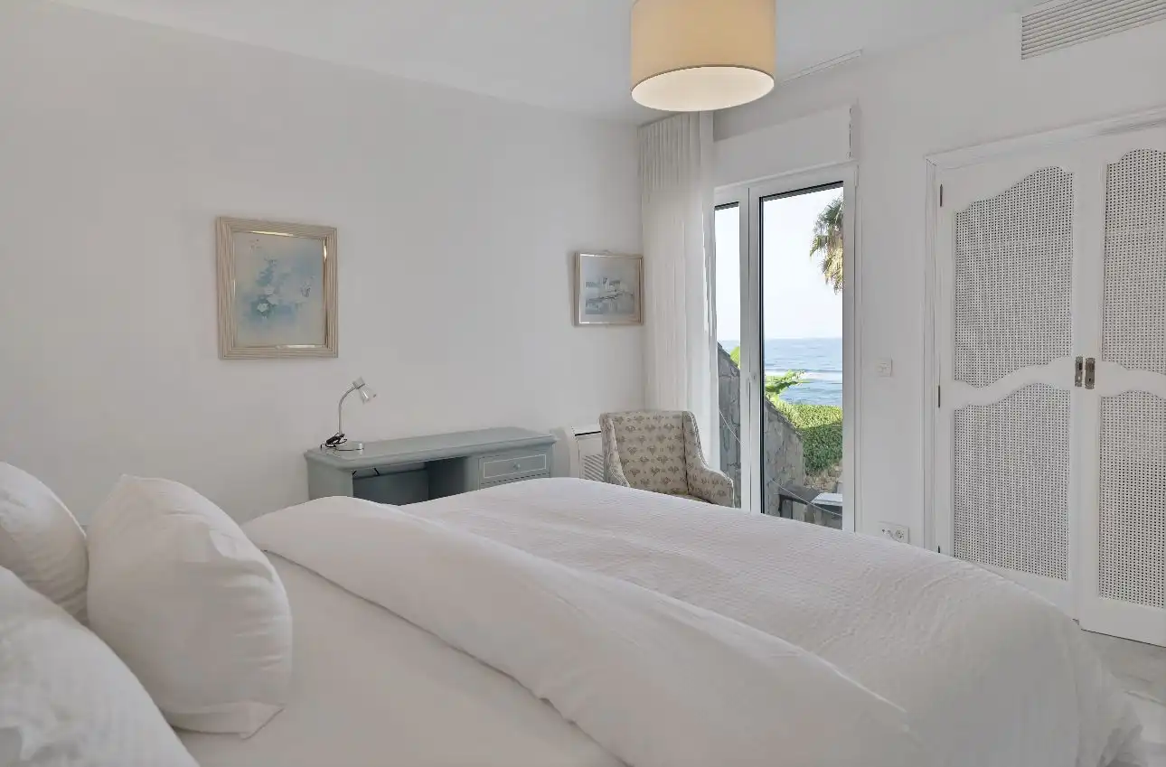 Dormitori de Casa o xalet de lloguer en Marbella amb Aire condicionat, Jardí privat i Terrassa