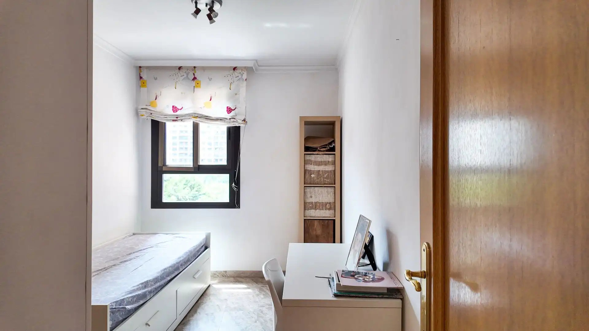 Bedroom of Flat for rent in Valencia  with Air Conditioner, Heating and Terrace