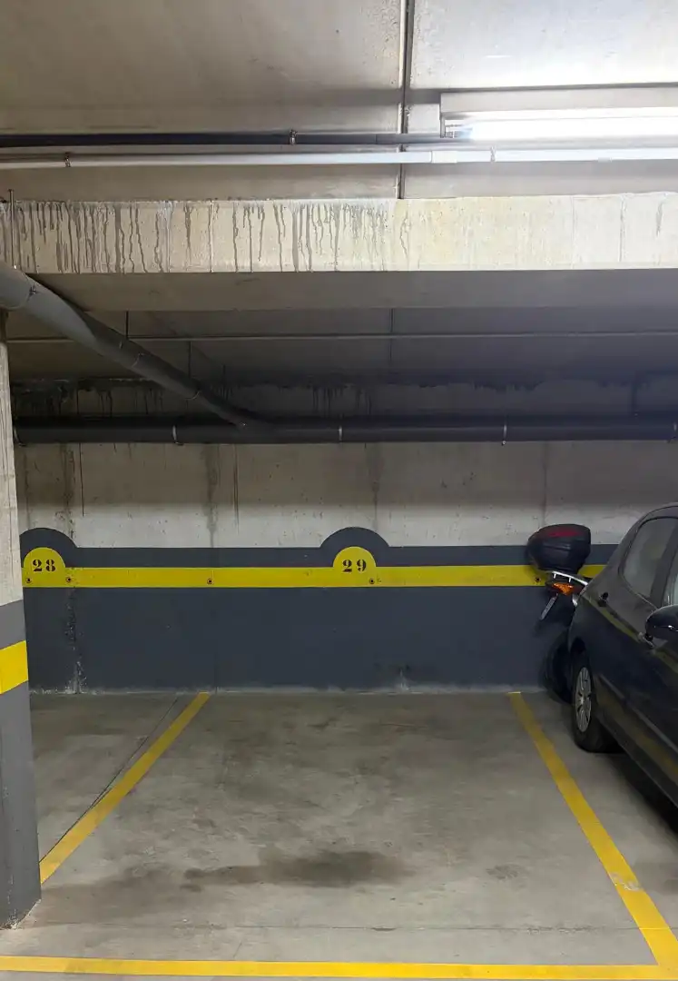 Parkplatz von Garage zur Miete in Brunete