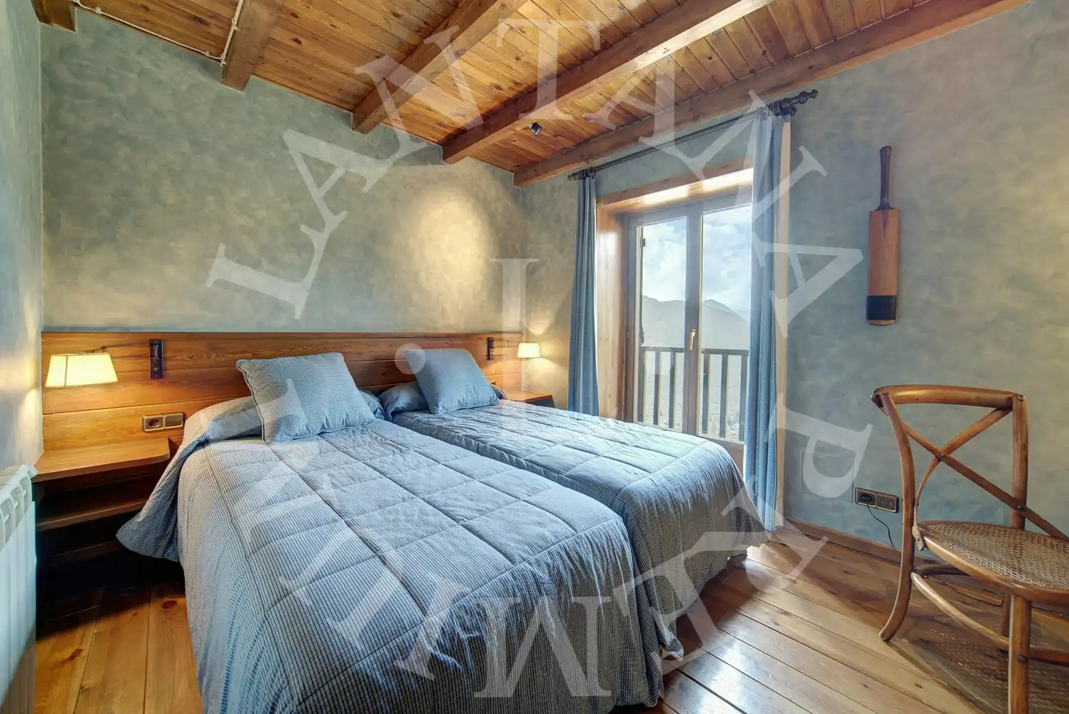 Habitación de Casa adosada en venta en Naut Aran con Calefacción, Jardín privado y Parquet