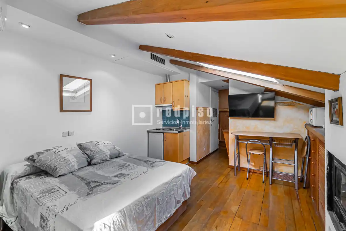 Bedroom of Study for rent in Madrid  with Air Conditioner, Parquet flooring and Terrace