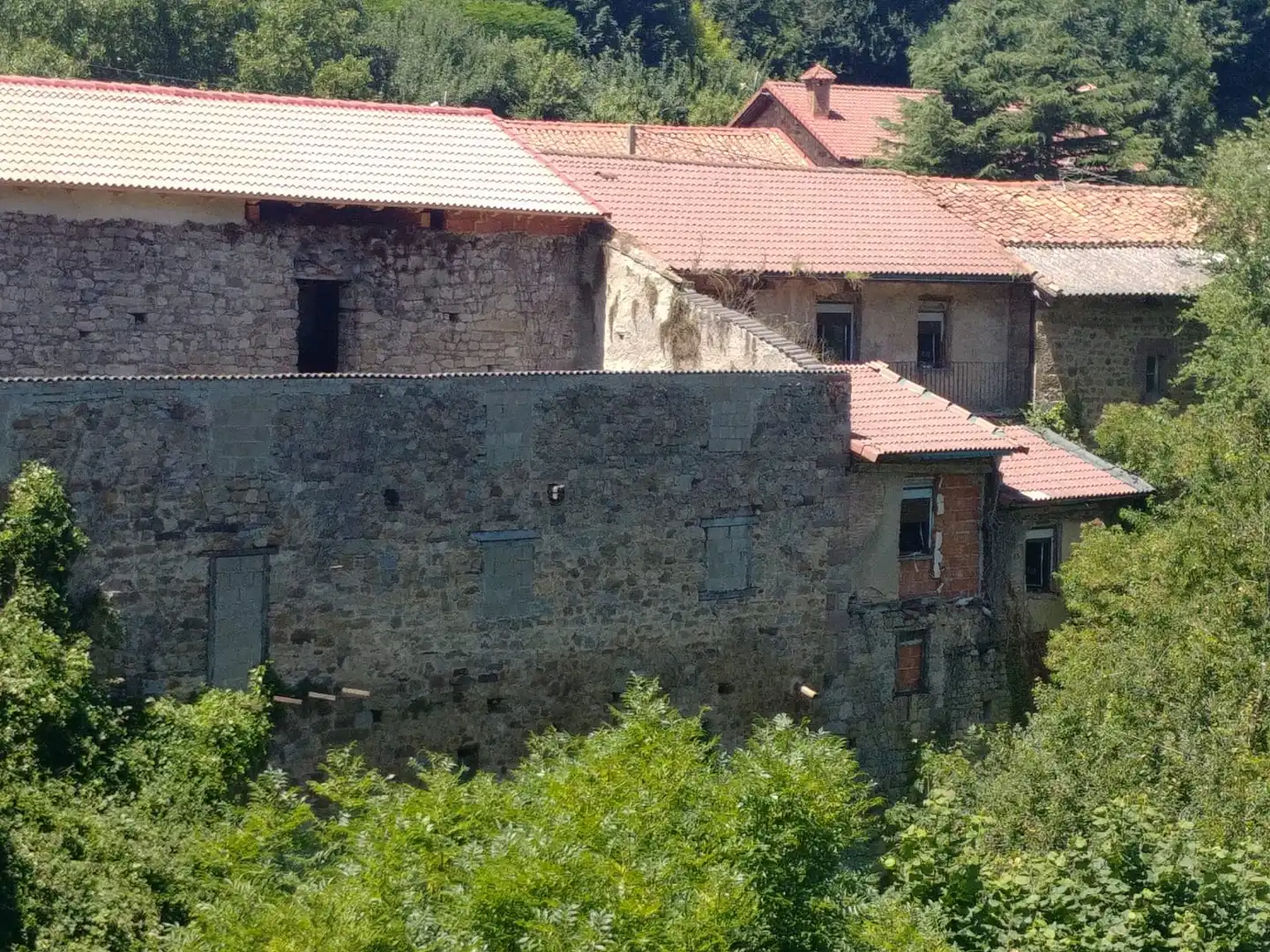 Vista exterior de Casa adosada en venda en Reinosa amb Terrassa, Traster i Balcó