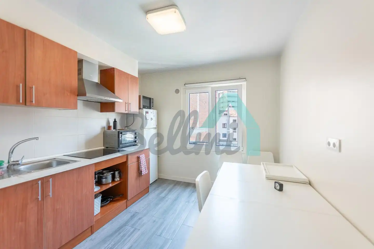 Cocina de Piso para compartir en Oviedo  con Calefacción y Amueblado