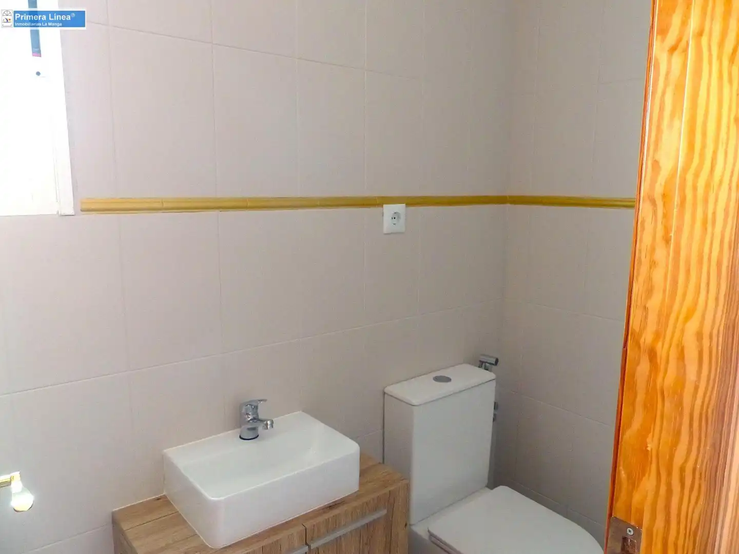 Baño de Piso en venta en Cartagena con Aire acondicionado, Terraza y Trastero