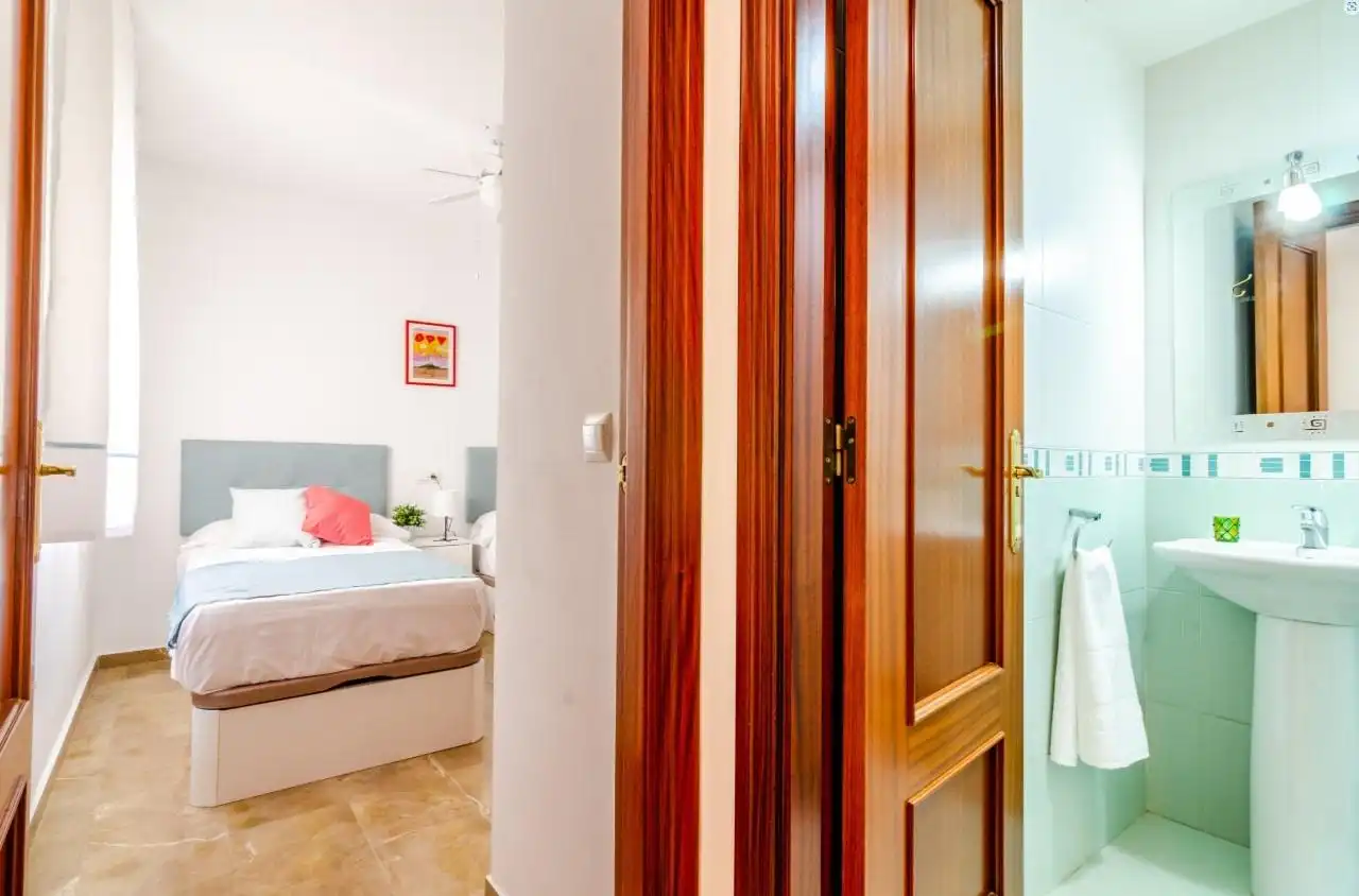 Habitación de Ático de alquiler en Rincón de la Victoria con Aire acondicionado, Calefacción y Jardín privado