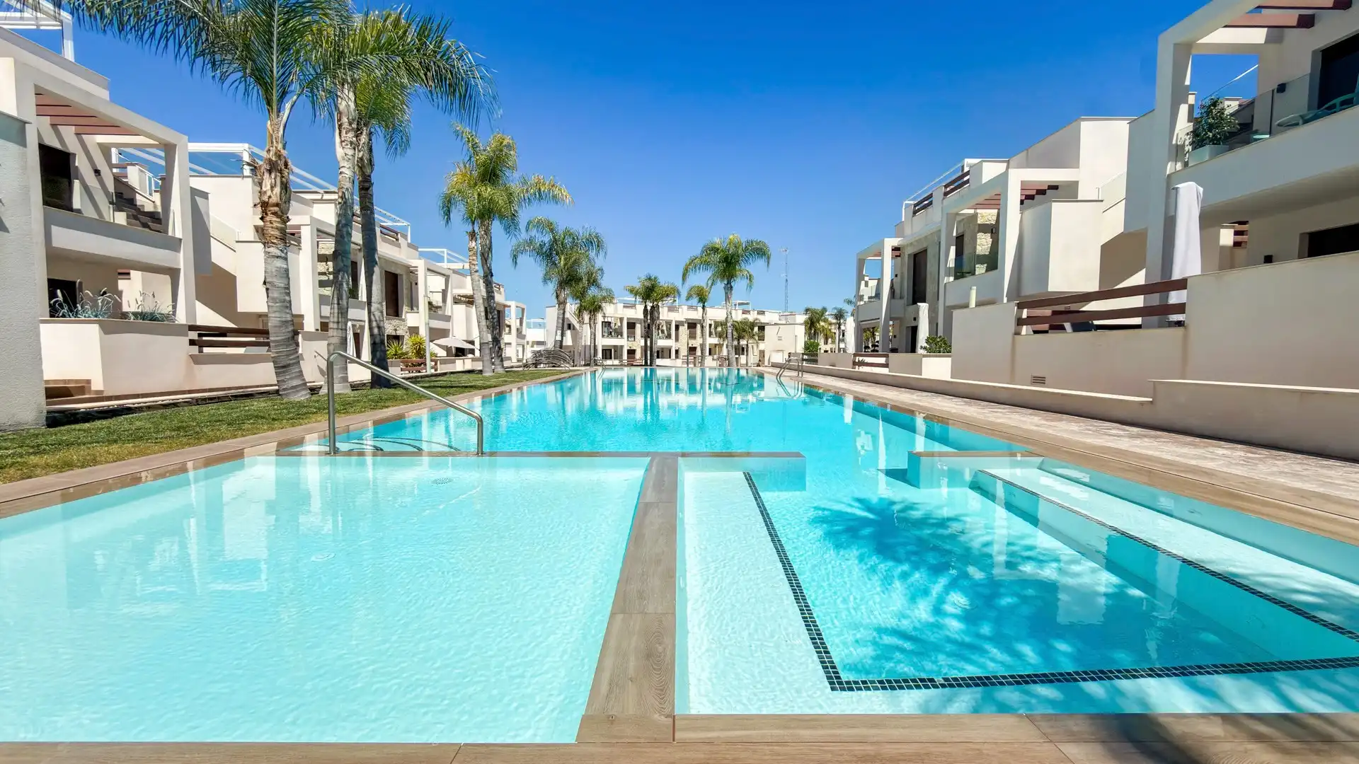 Bajo con piscina en venta en Los Balcones - Los Altos, imagen 18