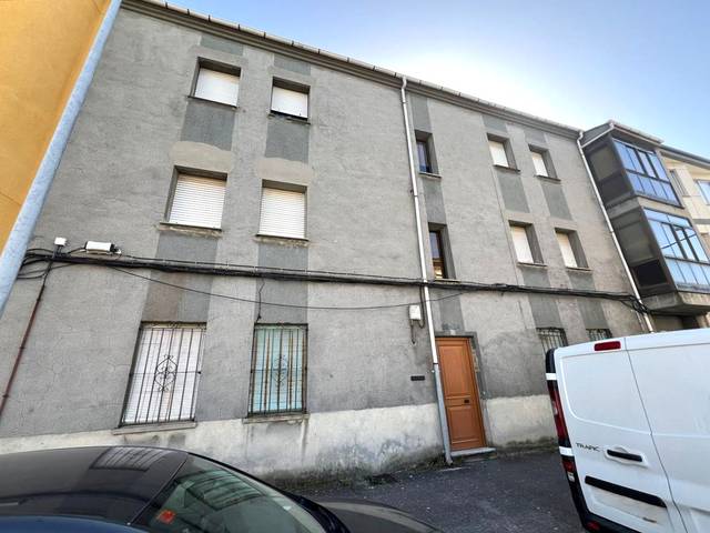 Piso en Venta en Flores de Sil - La Placa