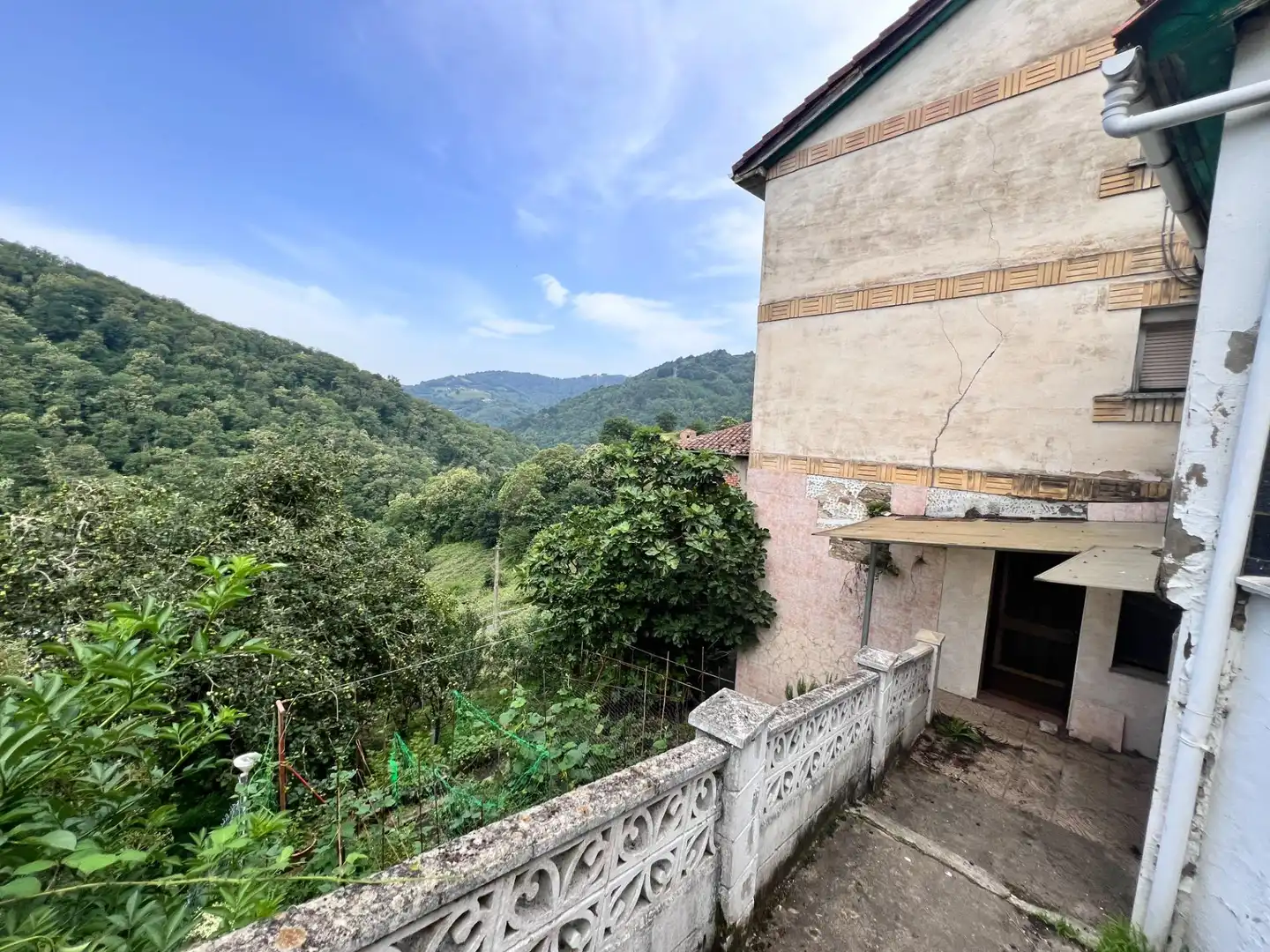 Vista exterior de Planta baixa en venda en Mieres (Asturias) amb Terrassa, Traster i Moblat