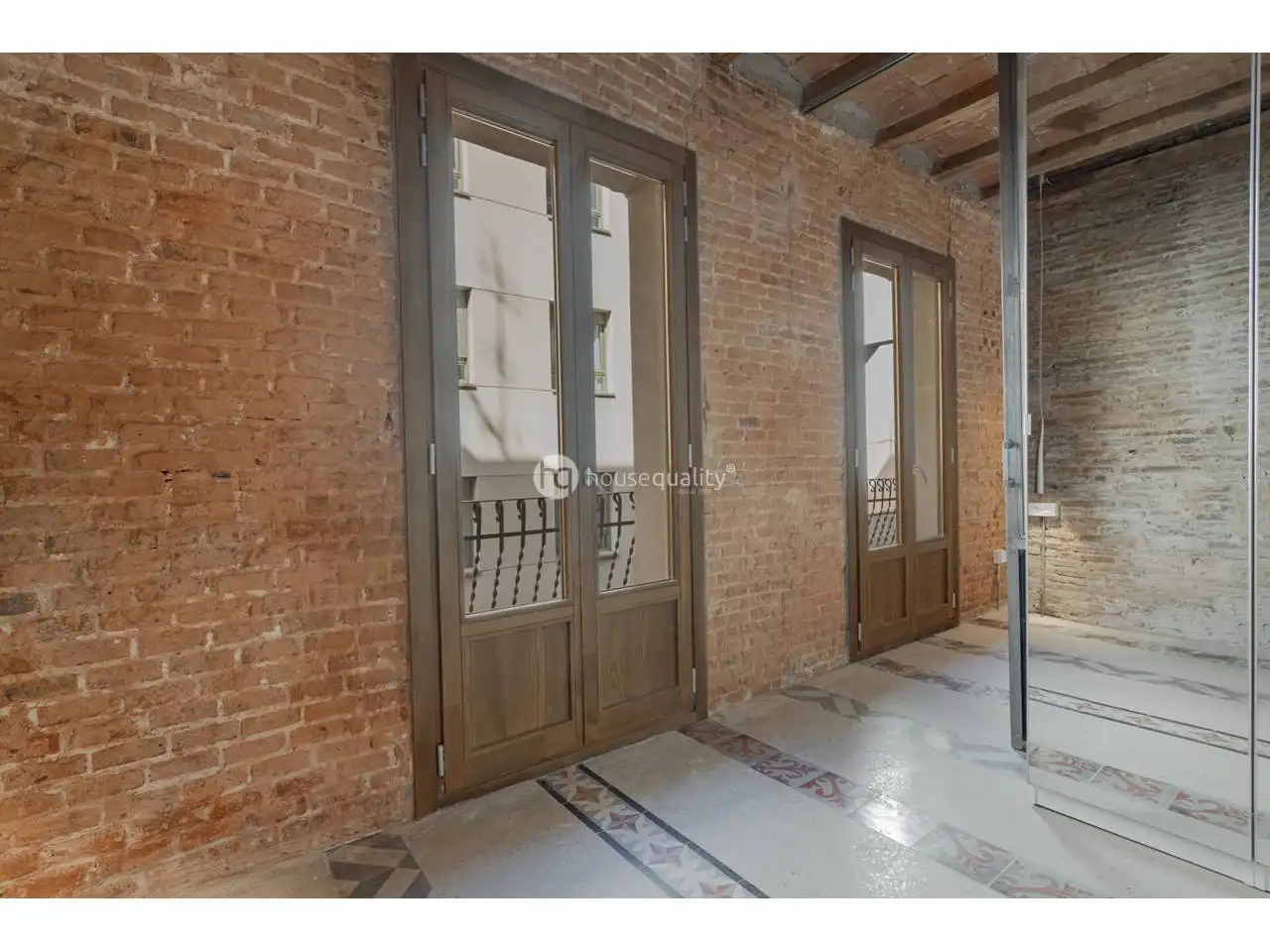Flat for sale in Barcelona  with Air Conditioner and Balcony
